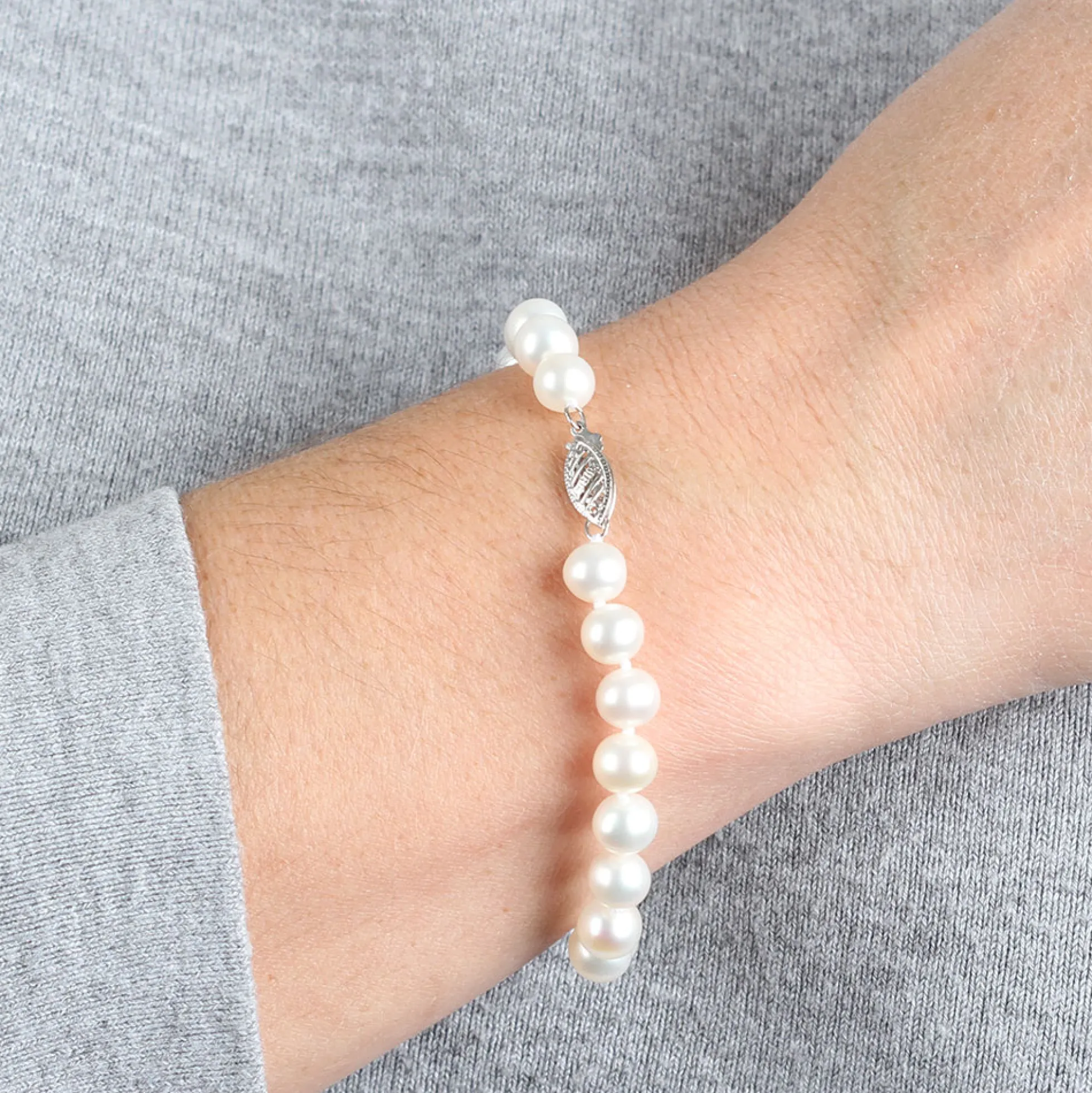 Cultured Freshwater Pearl Bracelet 14K