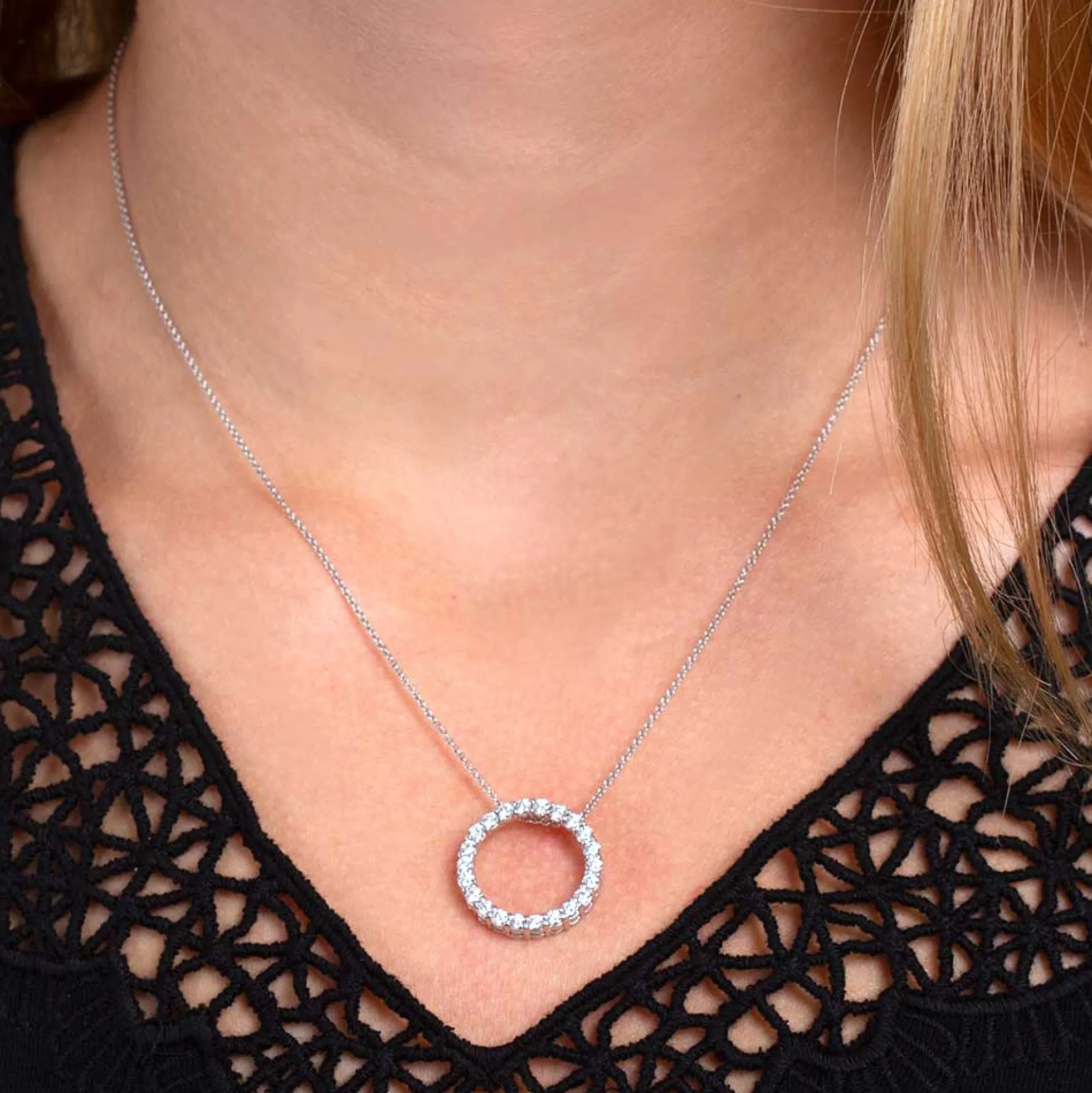 Diamond Circle Pendant 14K, 1 ctw.
