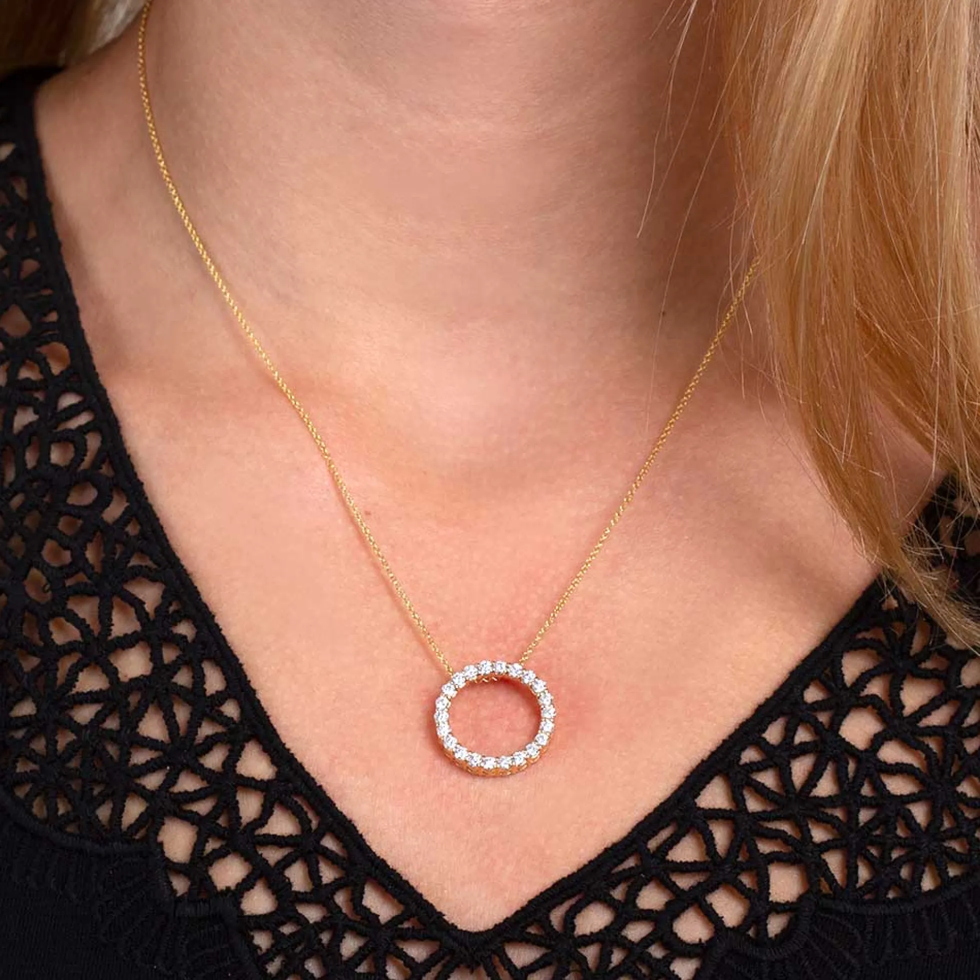 Diamond Circle Pendant 14K, 1 ctw.