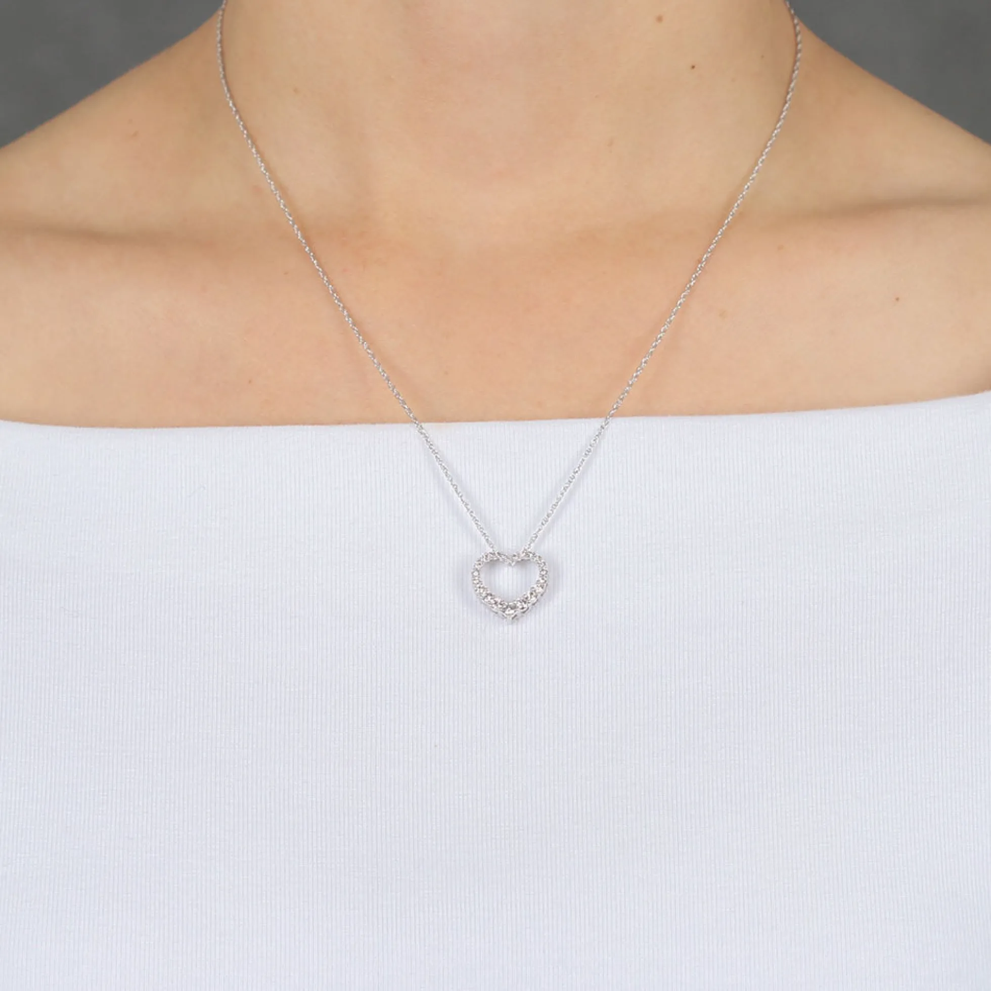 Graduated Diamond Heart Pendant 14K, 1/2 ctw.