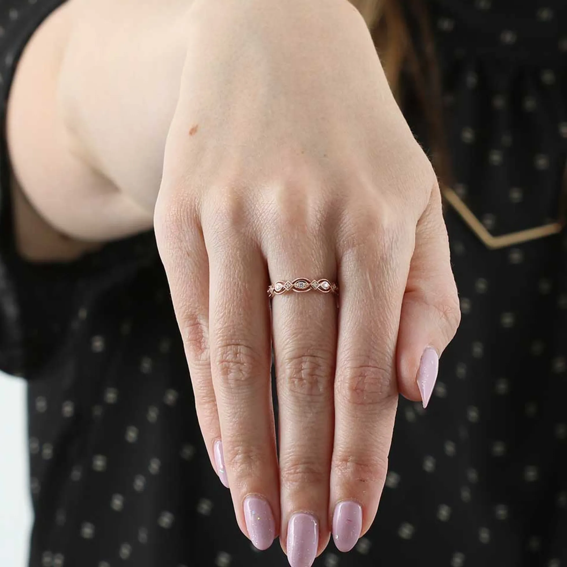 Rose Gold Scalloped Diamond Band 14K