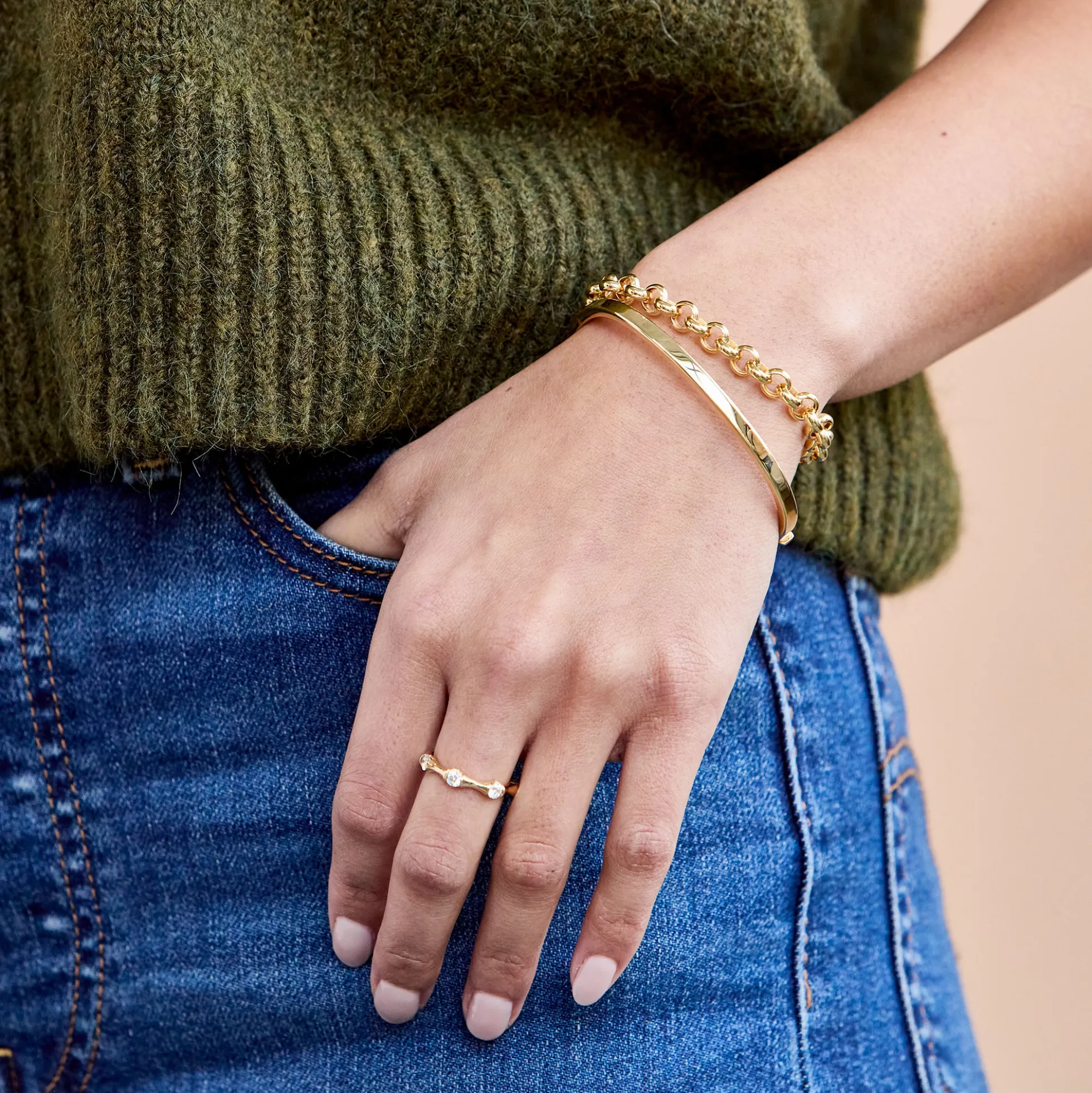 Toscano Cushion Shaped Bangle 14K